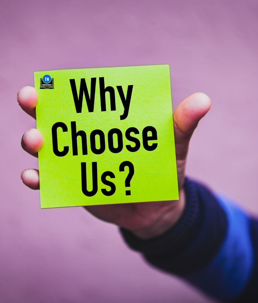 Hand holding a green note Paper with the text : Why Choose us ?